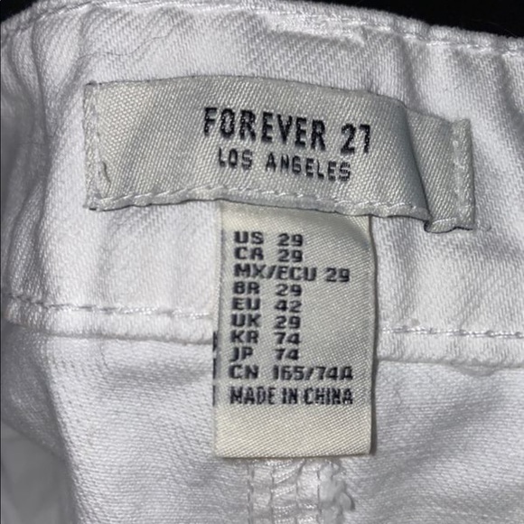 White shorts - Picture 3 of 3